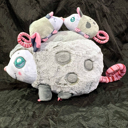 Mama Possum and Babies