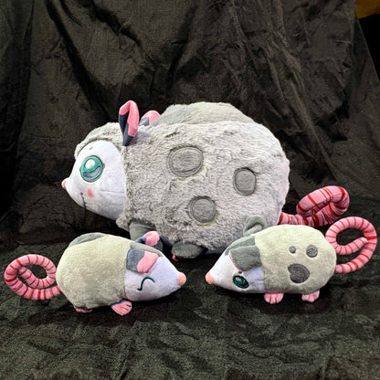 Mama Possum and Babies